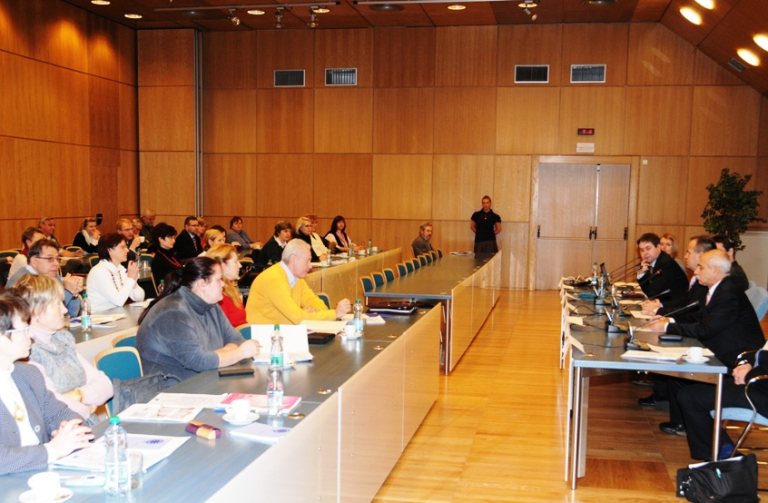 Předchozí veletrh komunitárních programů se uskutečnil v lednu roku 2009 rovněž v sídle kraje.
